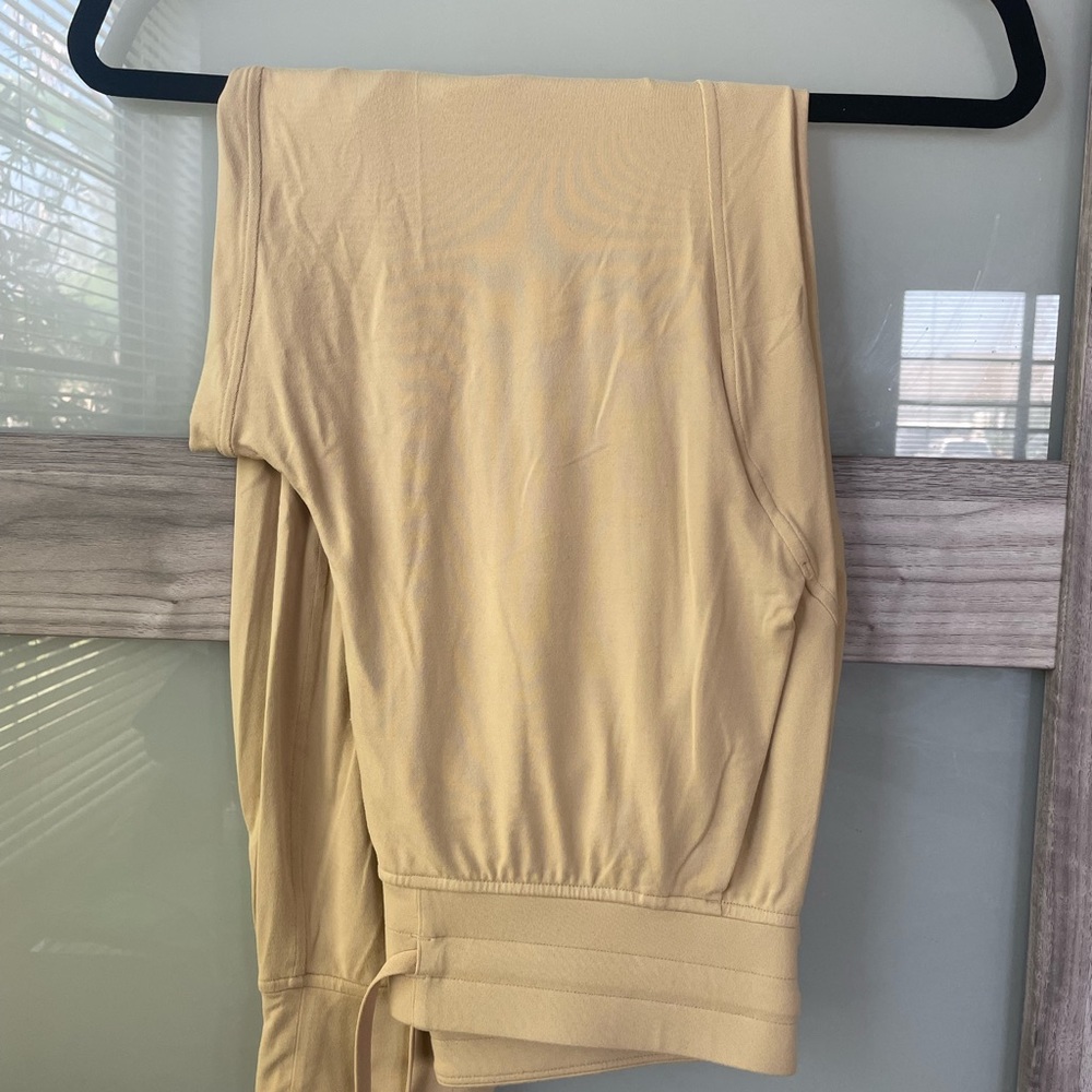 Lululemon high rise full length jogger - Picture 3 of 5